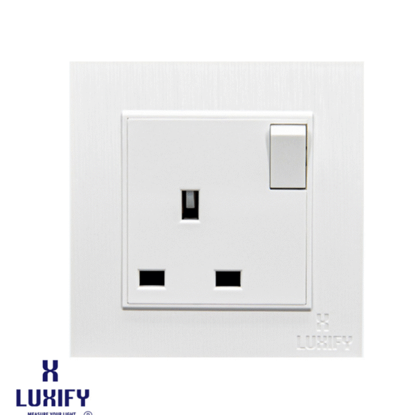 فيش 13 أمبير مع مفتاح أبيض LUXIFY