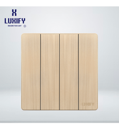 مفتاح إنارة رباعي من LUXIFY – أناقة ذهبية وتحكم كامل في الإضاءة