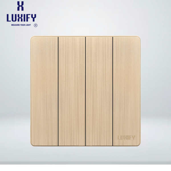 مفتاح إنارة رباعي من LUXIFY – أناقة ذهبية وتحكم كامل في الإضاءة
